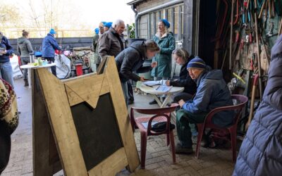 Boompjes en struikjes uitdelen